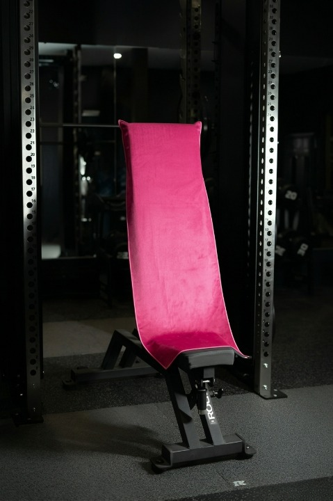 AXON Atlas Grip – الغطاء الرياضي الفاخر بغطاء Hooded